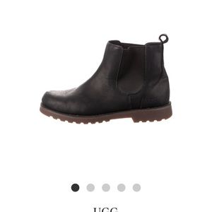 Kid Ugg leather Chelsea black boots